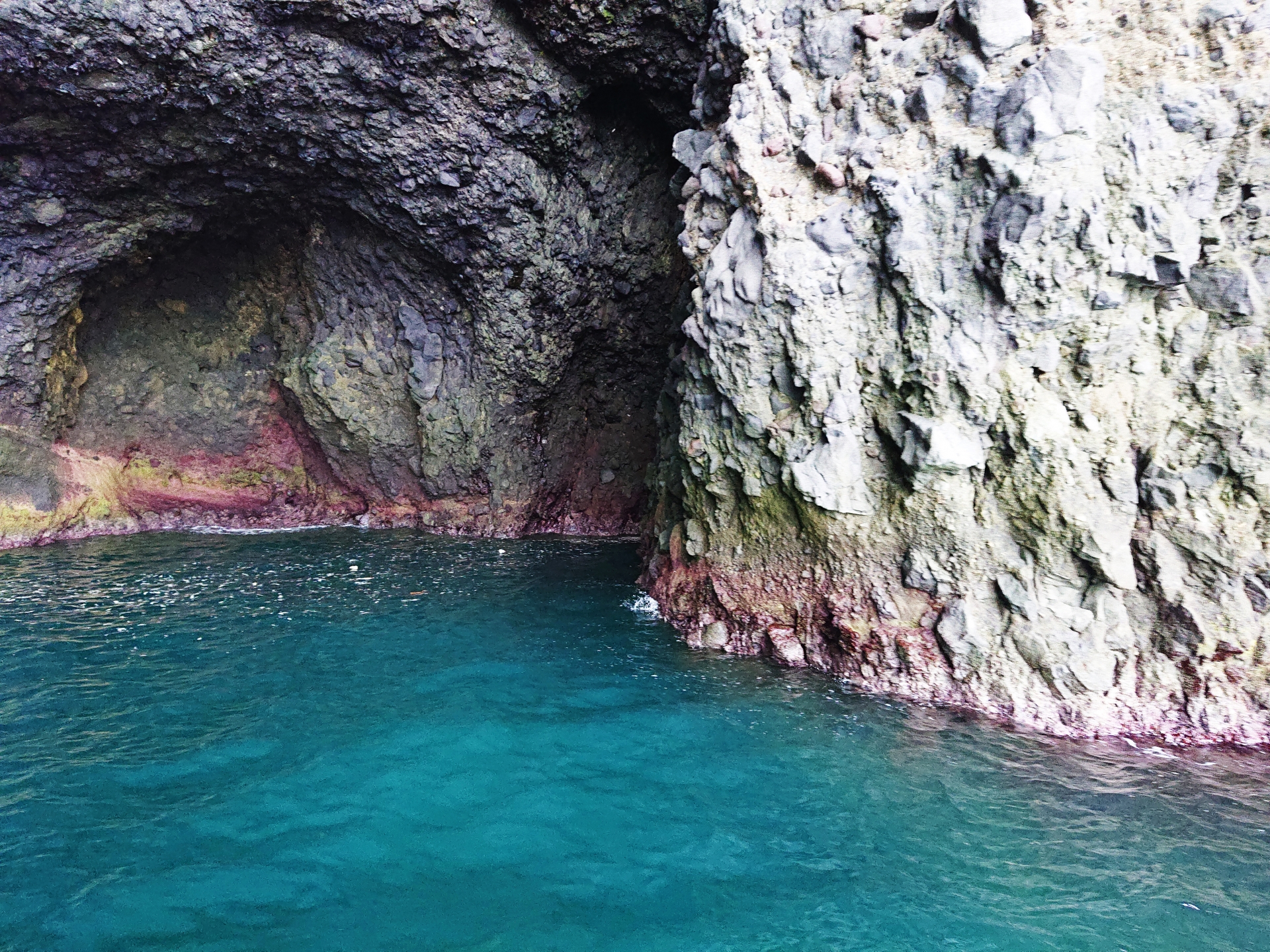 小樽観光のおすすめスポット30選　13位:青の洞窟
