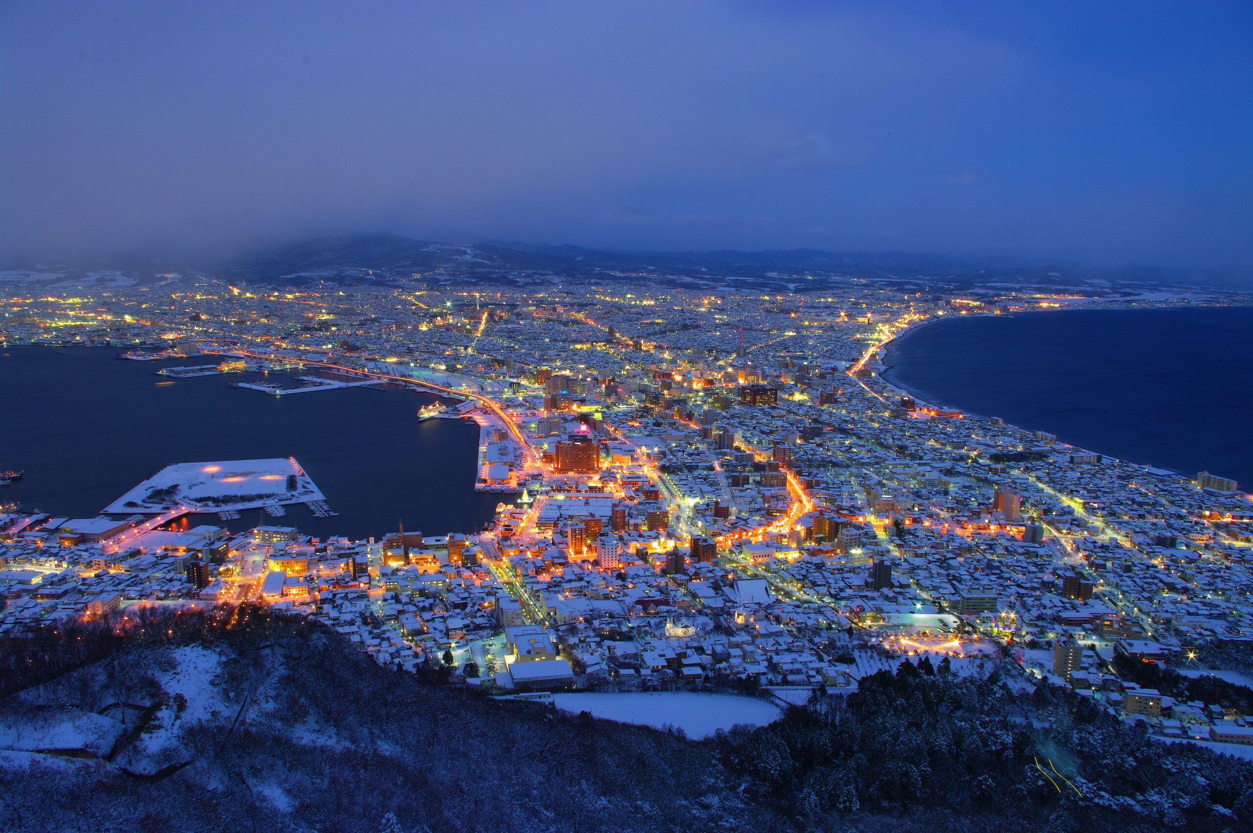 冬の北海道観光のおすすめスポット20選　10位:函館山