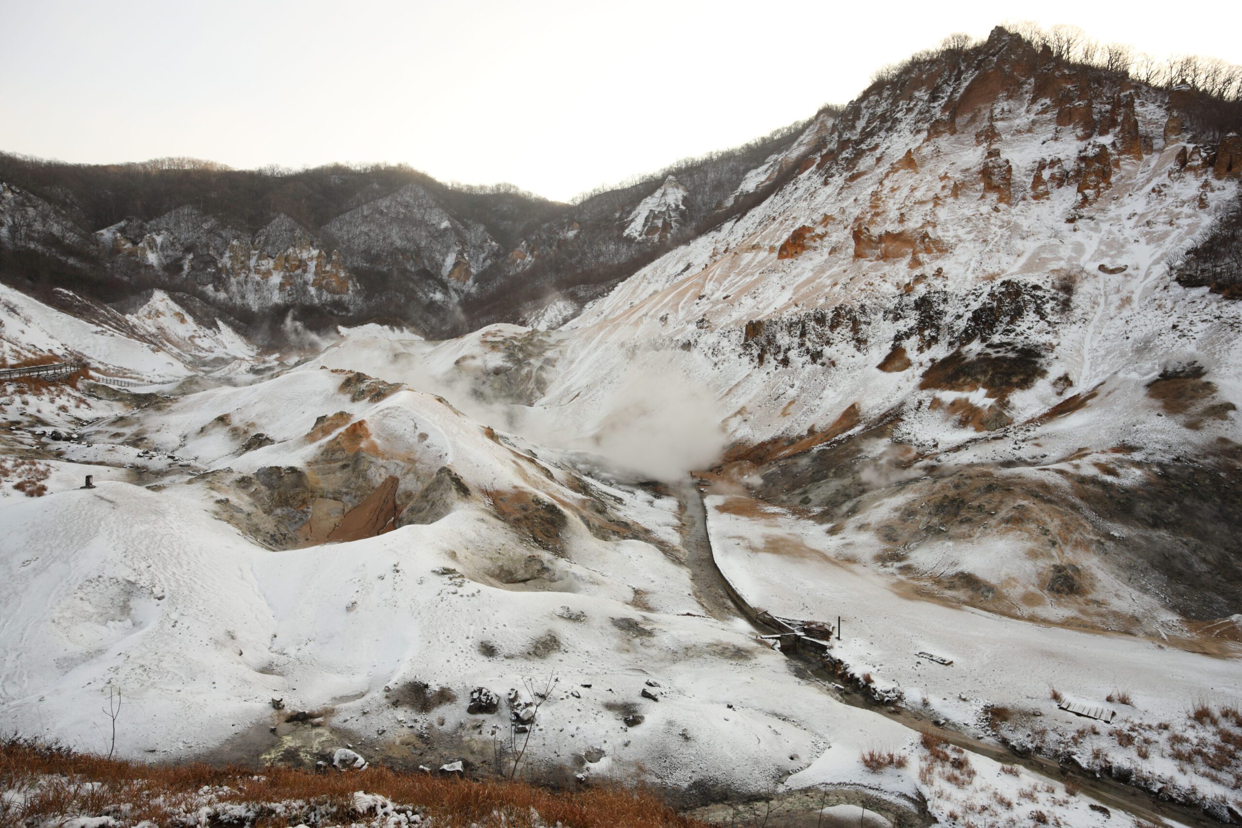 冬の北海道観光のおすすめスポット20選　19位:登別地獄谷