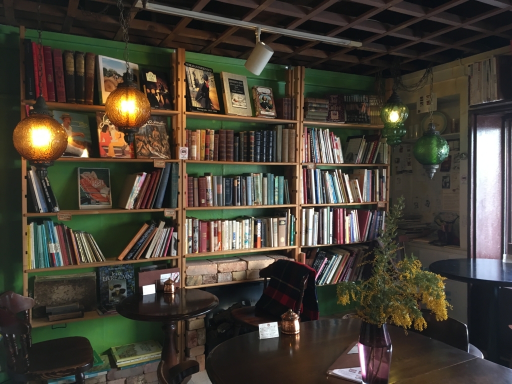 札幌の本屋のおしゃれな場所10選　2位:Brown Books Café