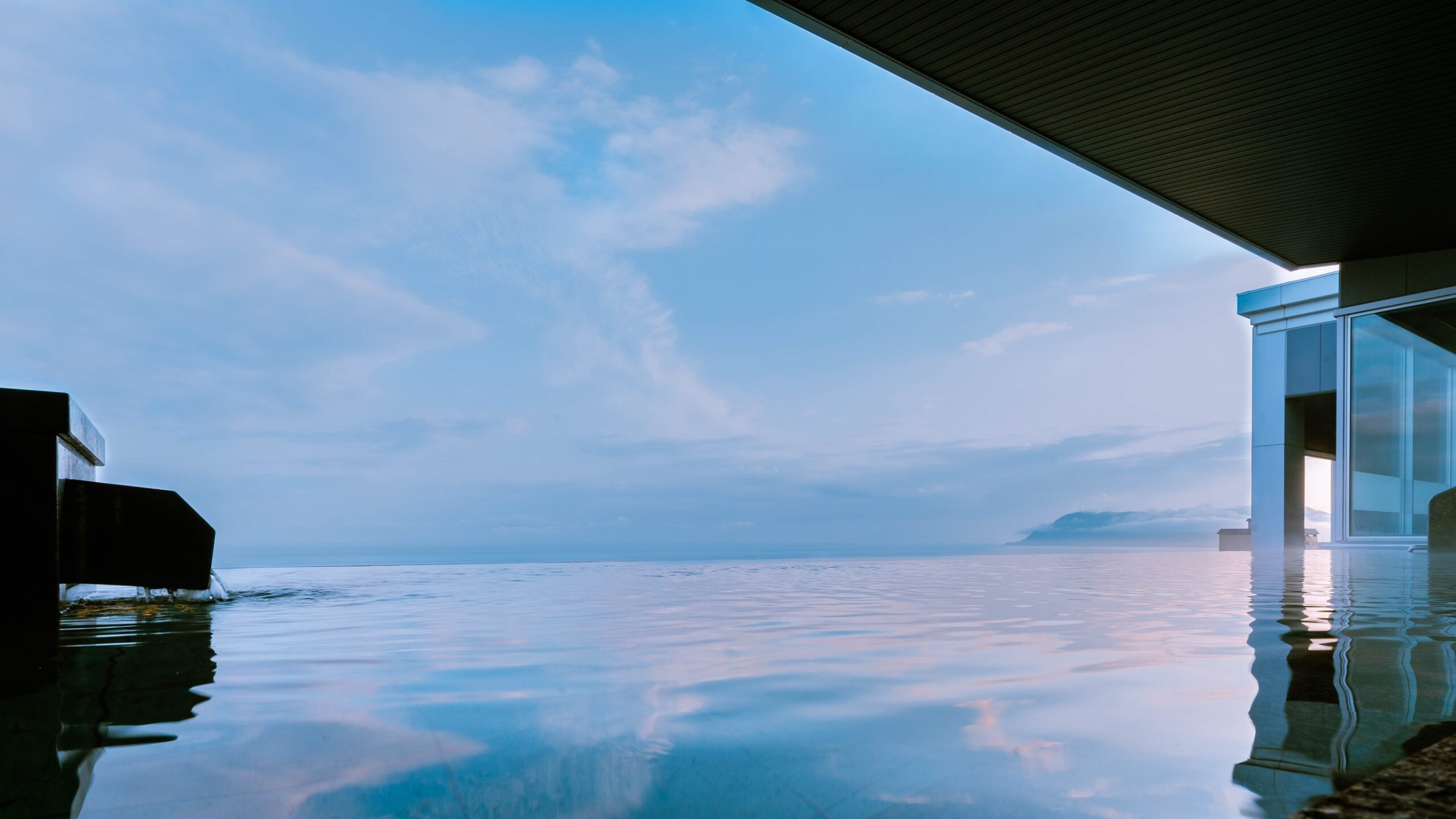 函館の高級ホテル20選　9位:函館湯の川温泉 海と灯／ヒューイットリゾート