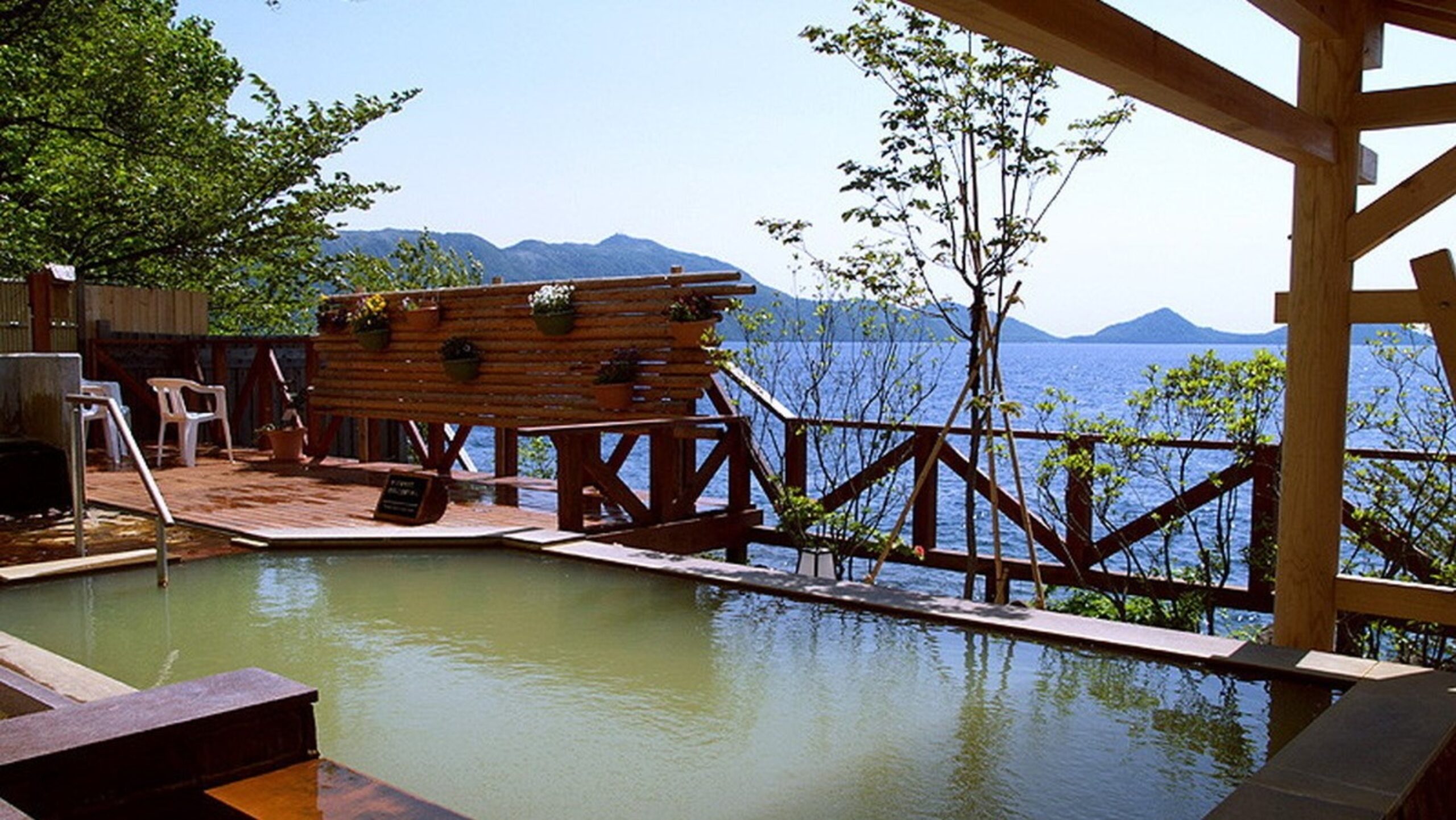 北海道の絶景温泉宿のおすすめ20選　20位:丸駒温泉旅館