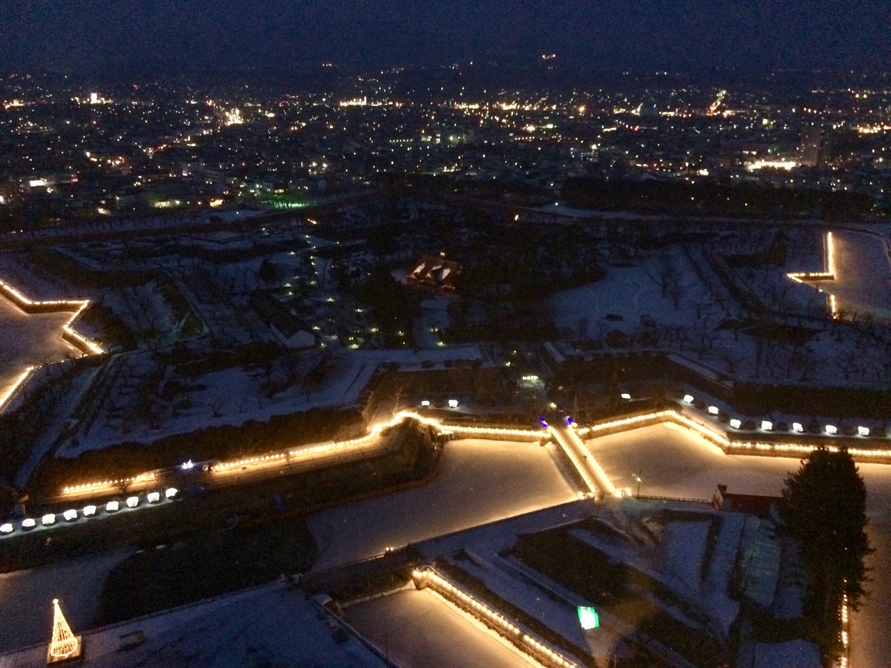 北海道の夜景のおすすめスポット20選　8位:五稜郭タワー