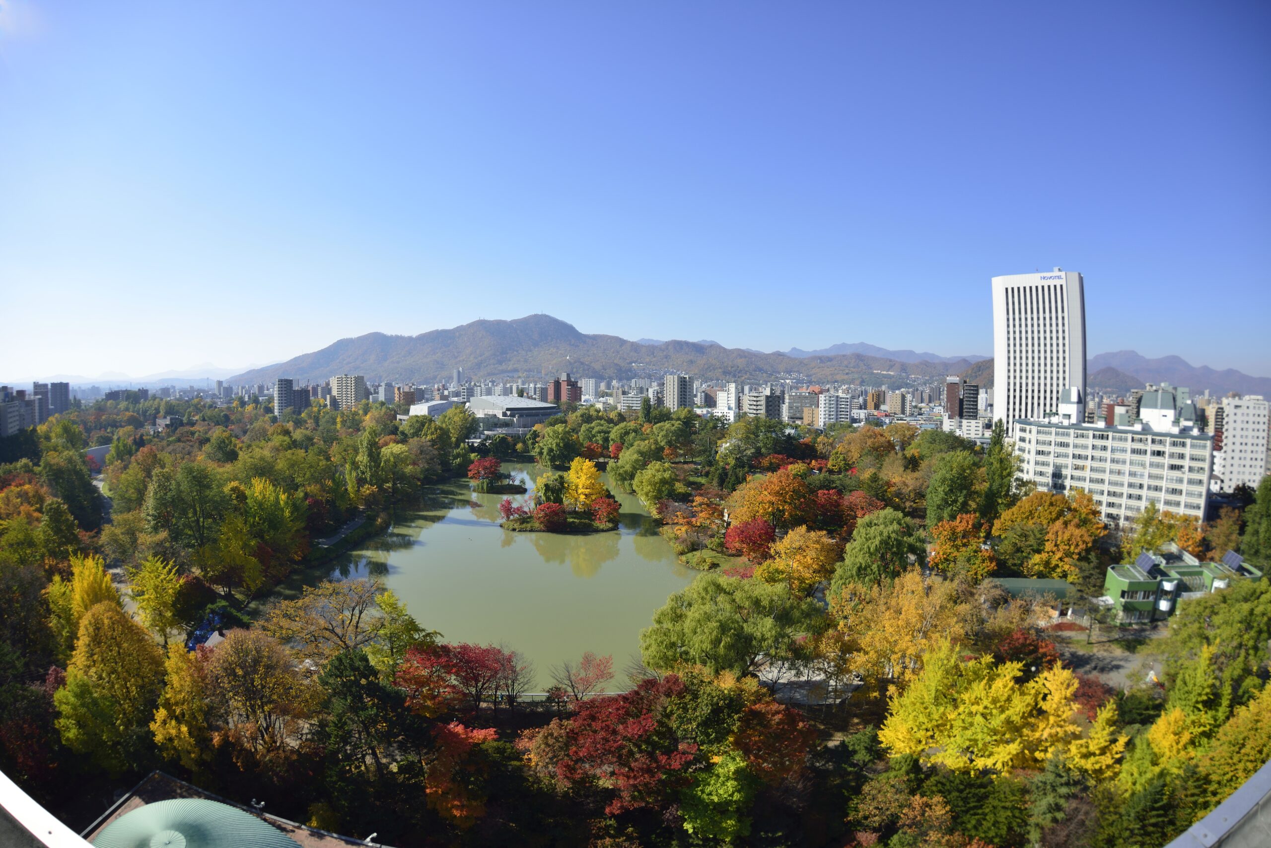 札幌の紅葉のおすすめスポット20選　4位:中島公園