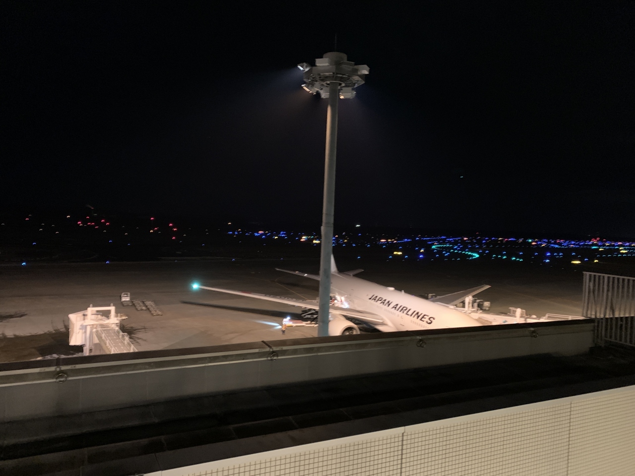北海道の夜のドライブのおすすめスポット30選　29位:新千歳空港ターミナルビル 展望デッキ