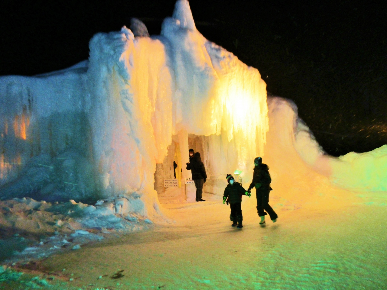 北海道の冬イベントのおすすめ20選　5位:層雲峡温泉 氷瀑まつり