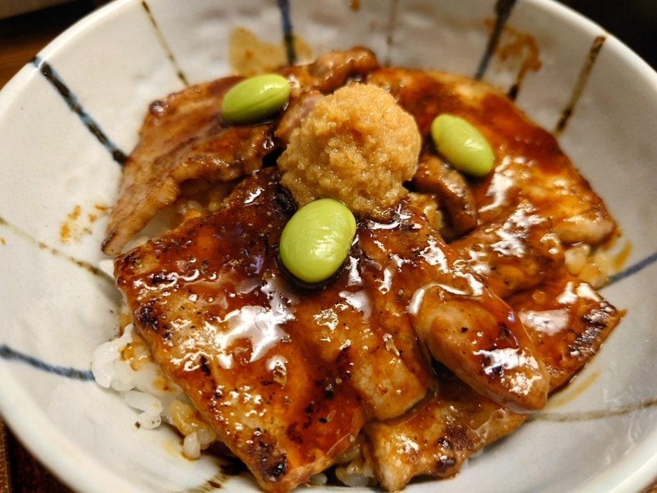北海道の豚丼のおすすめ店30選　28位:蝦夷前そばと豚丼 北堂