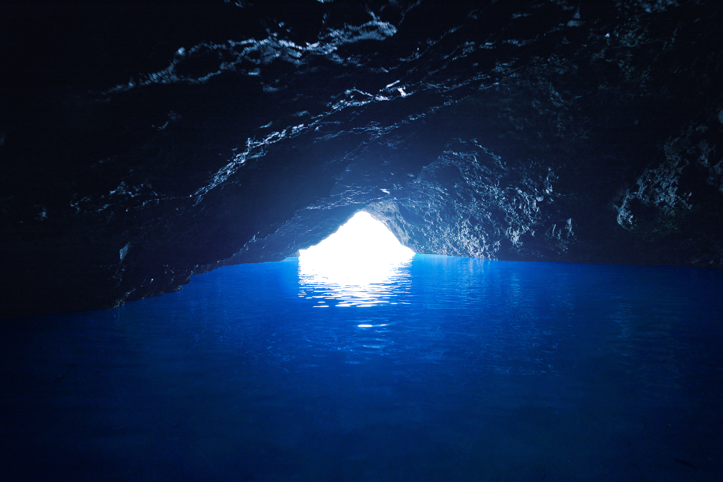 北海道観光で青の洞窟に行くなら！プロ厳選おすすめTOP4！【2024年】